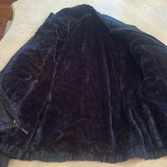 The North Face Black Quilted Jacket - Picture 2 of 5